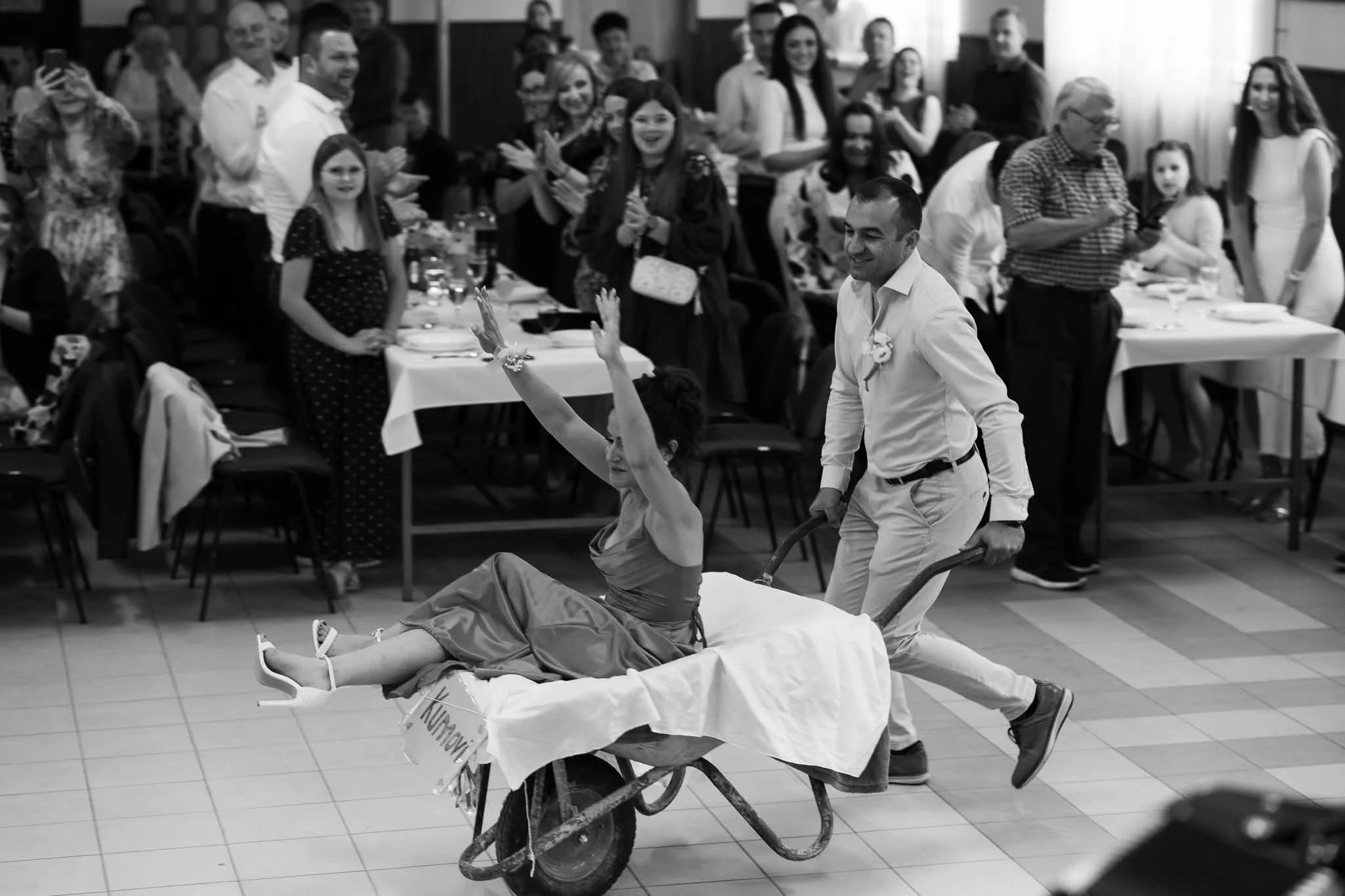 Svadbena proslava — fotografija 4