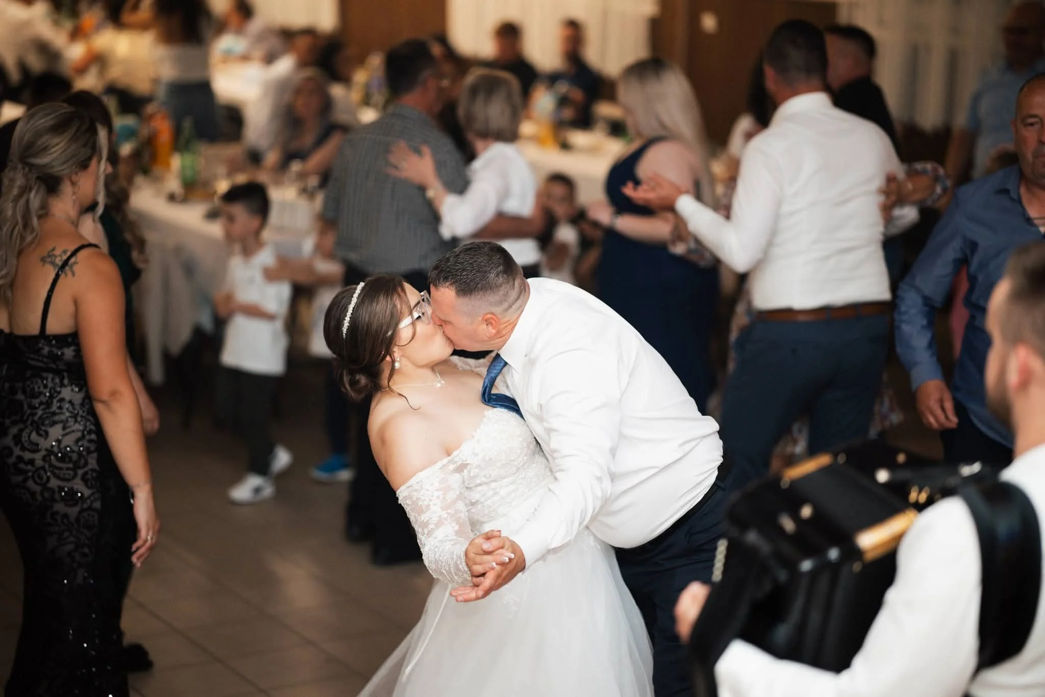Svadbena proslava — fotografija 6